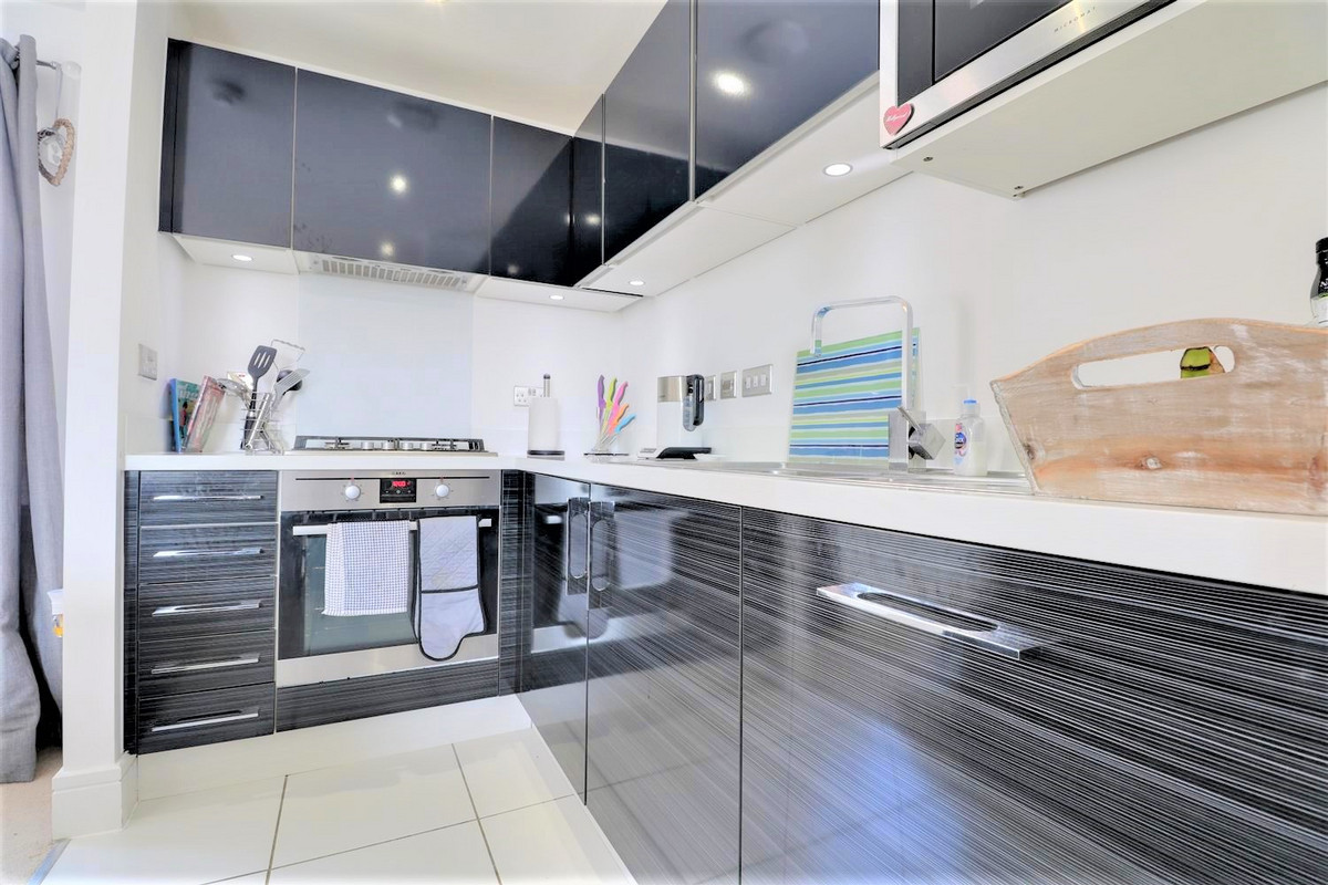 2 bedroom Coach House Rowditch Furlong, MILTON KEYNES £240,000 haart