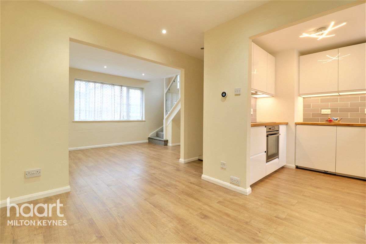 2 bedroom Semidetached house Fairford Crescent, Downhead Park £