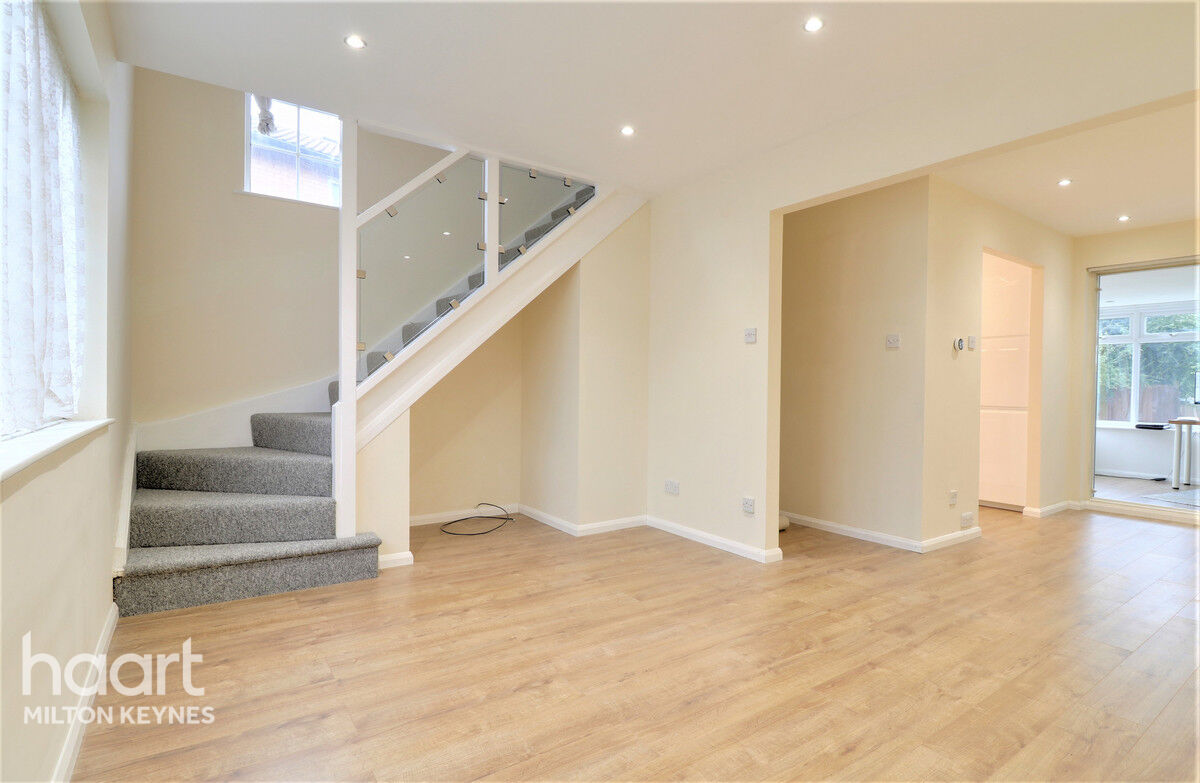 2 bedroom Semidetached house Fairford Crescent, Downhead Park £