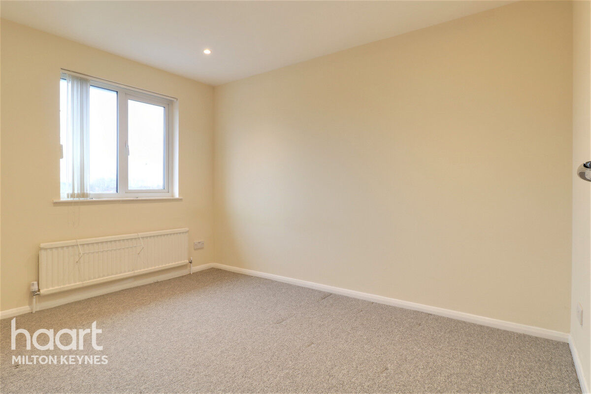 2 bedroom Semidetached house Fairford Crescent, Downhead Park £
