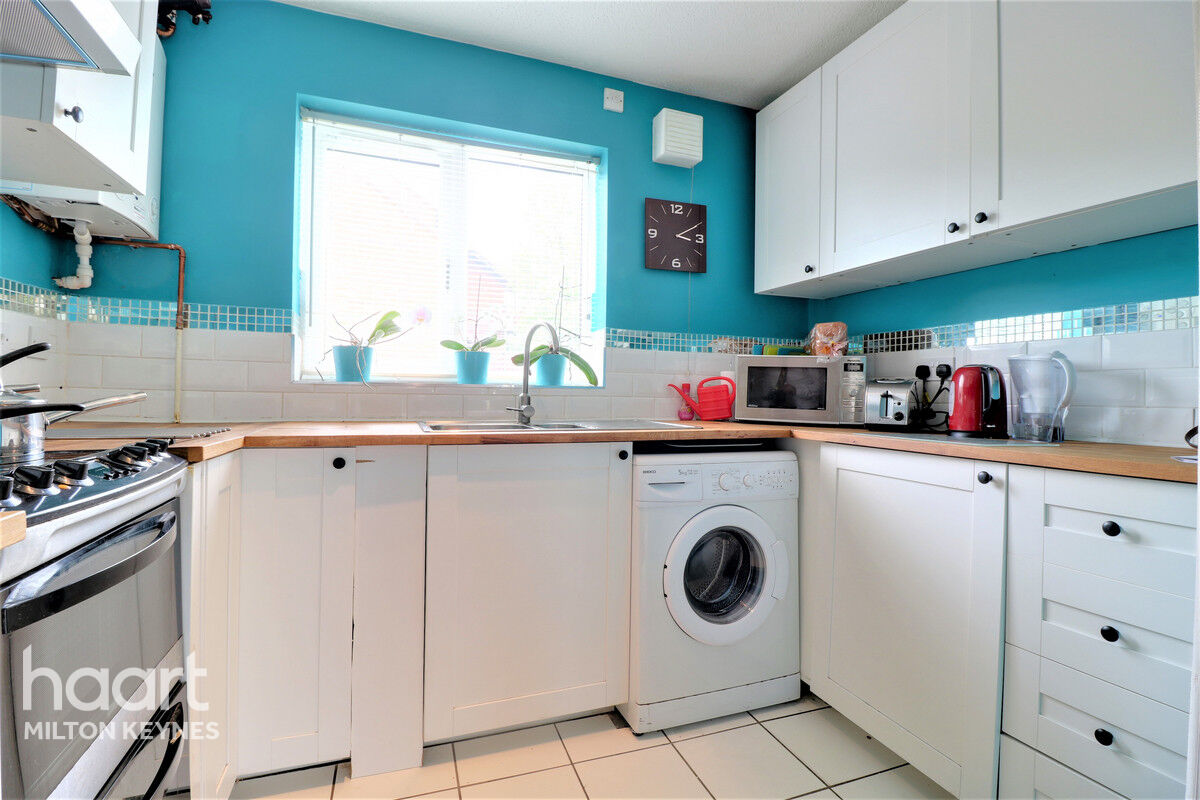 2 bedroom Semidetached house Buzzacott Lane, Furzton £63,000 haart