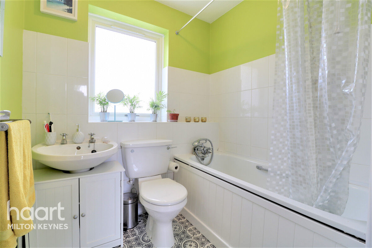 2 bedroom Semidetached house Buzzacott Lane, Furzton £63,000 haart