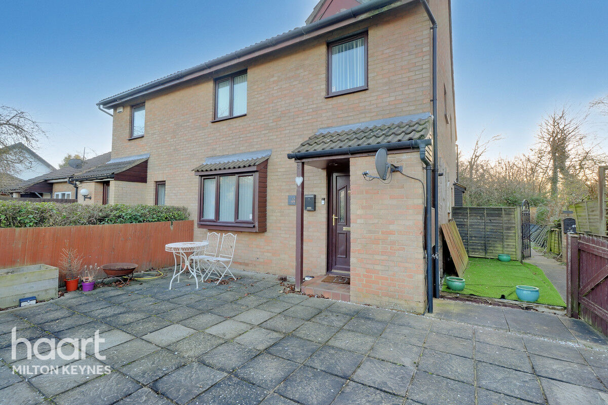 2 bedroom Terraced House Coleshill Place, Bradwell Common £270,000