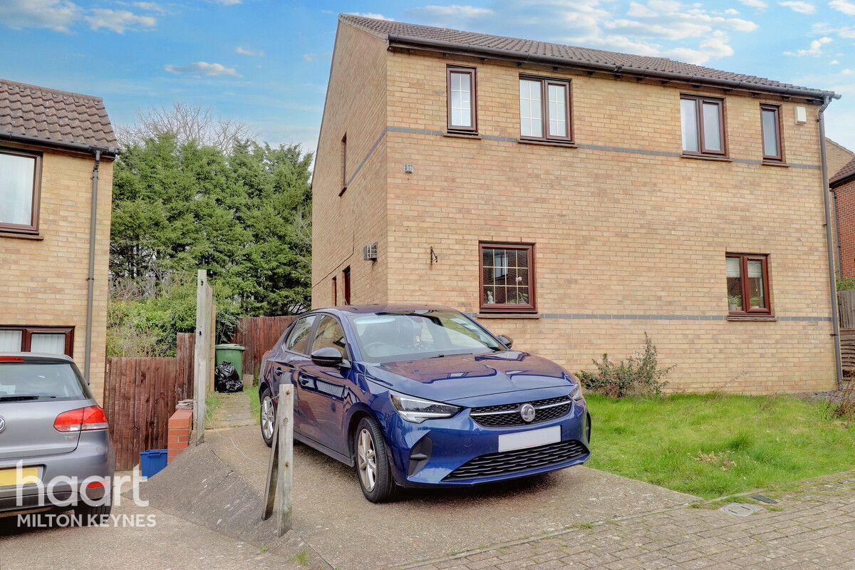 2 bedroom Semidetached house Robertson Close, Shenley Church End £