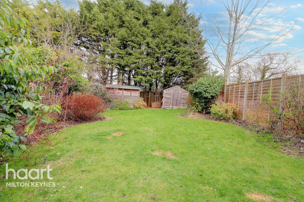 2 bedroom Semidetached house Robertson Close, Shenley Church End £