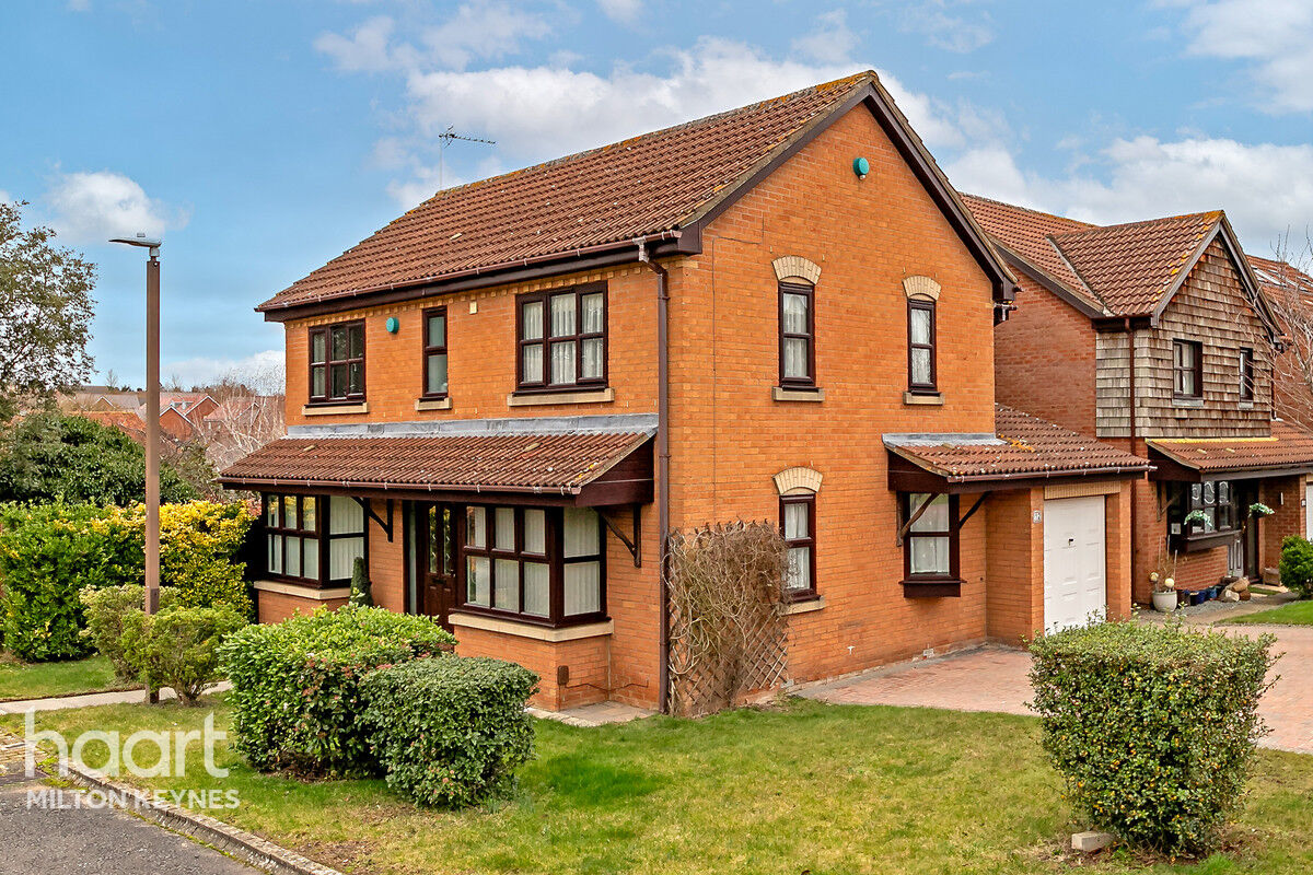 4 bedroom Detached house Bushey Bartrams, Shenley Brook End £