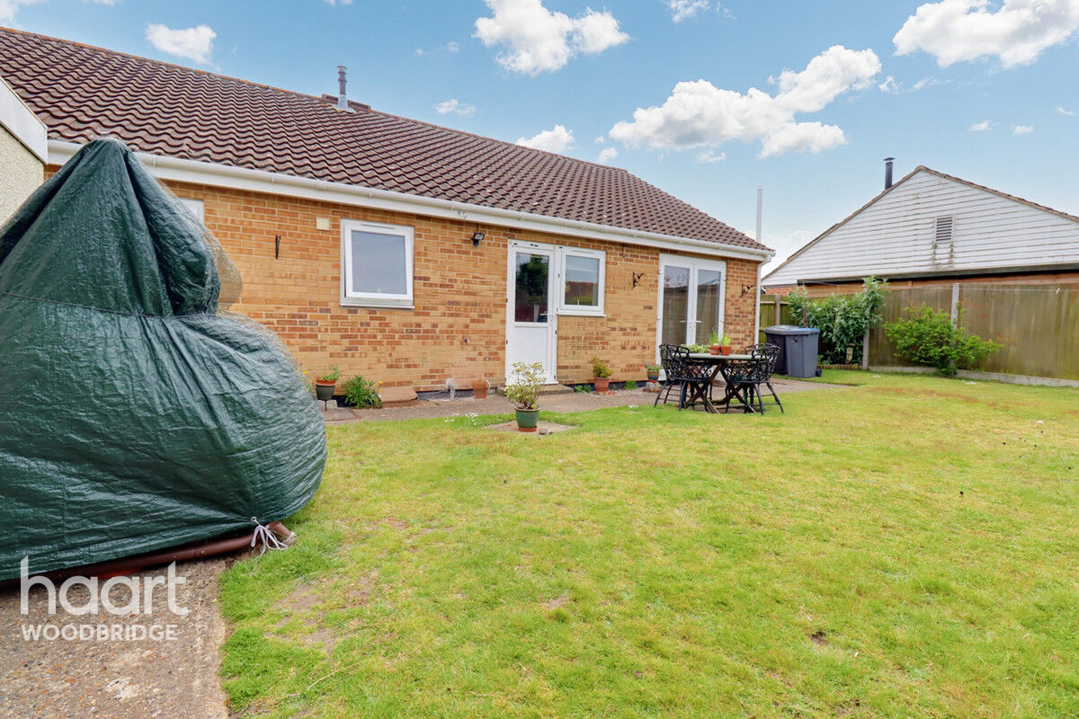 2 bedroom Semidetached bungalow Firebrass Lane, Woodbridge £