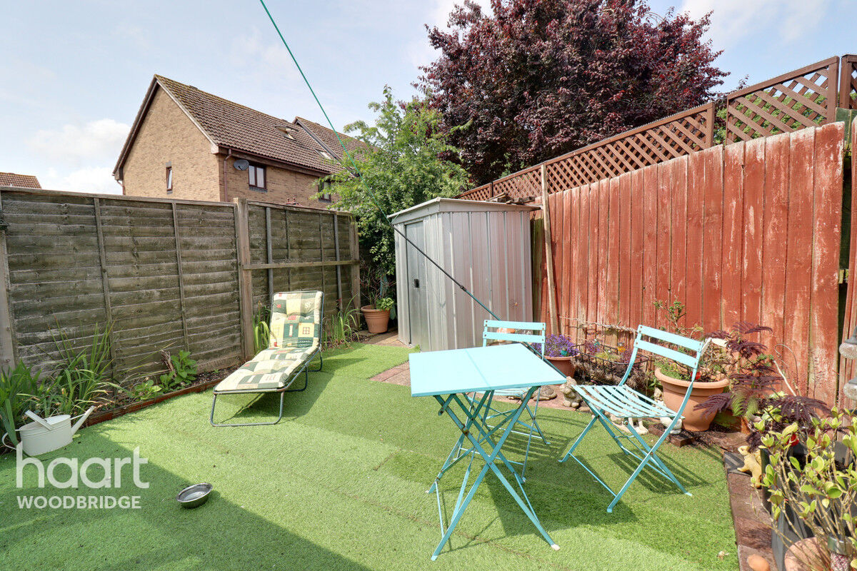 2 Bedroom End Of Terrace House Brook Farm Road Saxmundham £190 000