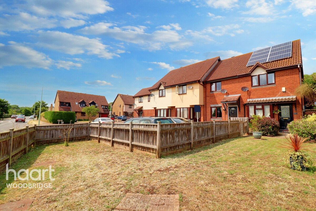 2 Bedroom End Of Terrace House Brook Farm Road Saxmundham £190 000