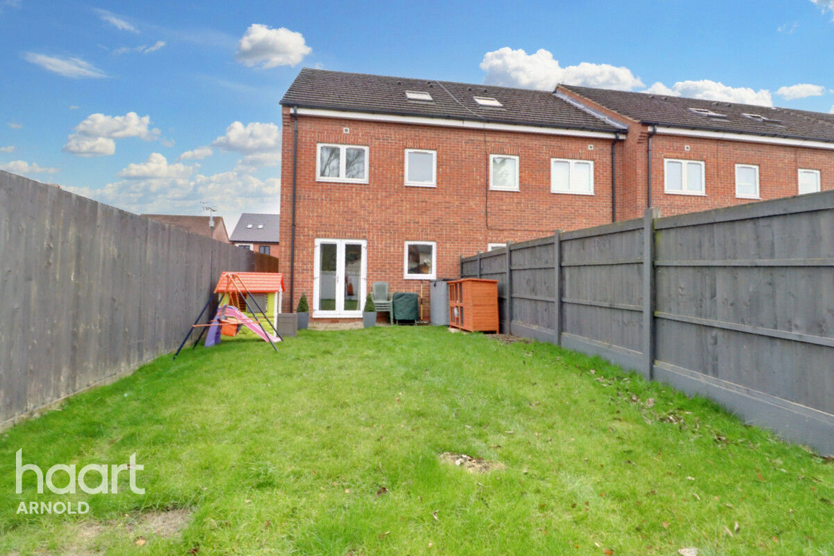 3 bedroom Terraced House Marsham Drive, Woodthorpe View £240,000