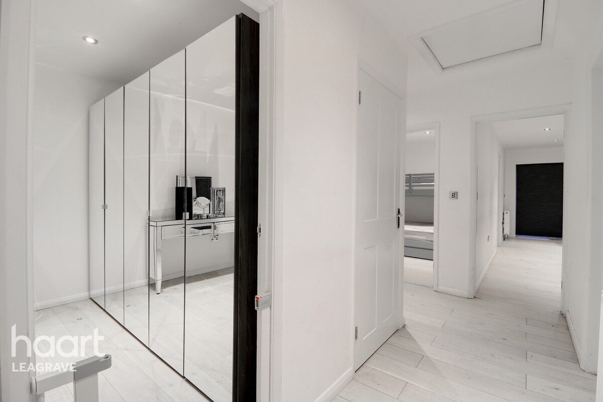 3 bedroom Detached bungalow Neville Road, Luton £425,000 haart