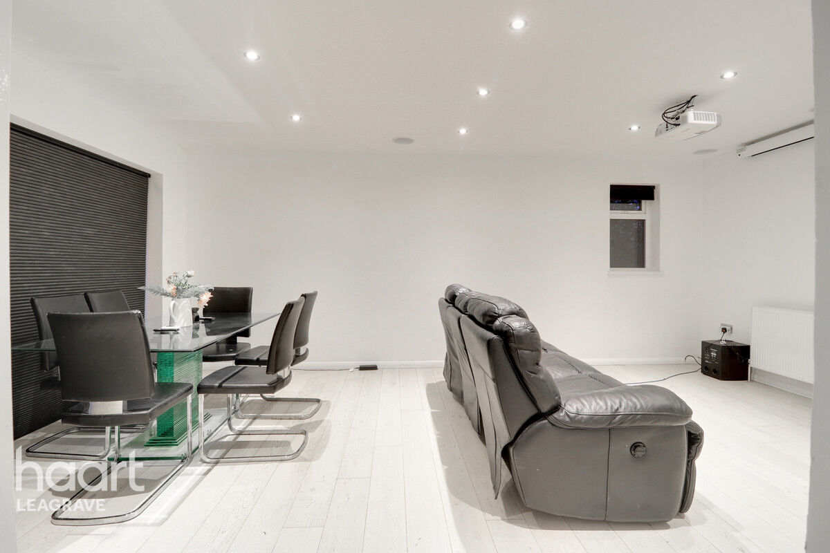 3 bedroom Detached bungalow Neville Road, Luton £425,000 haart