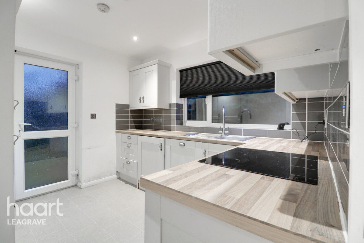 3 bedroom Detached bungalow Neville Road, Luton £425,000 haart