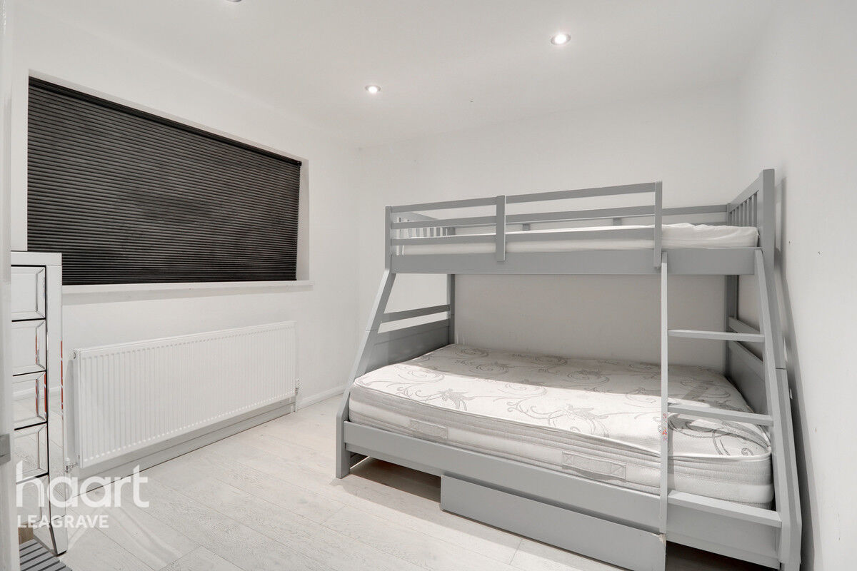 3 bedroom Detached bungalow Neville Road, Luton £425,000 haart