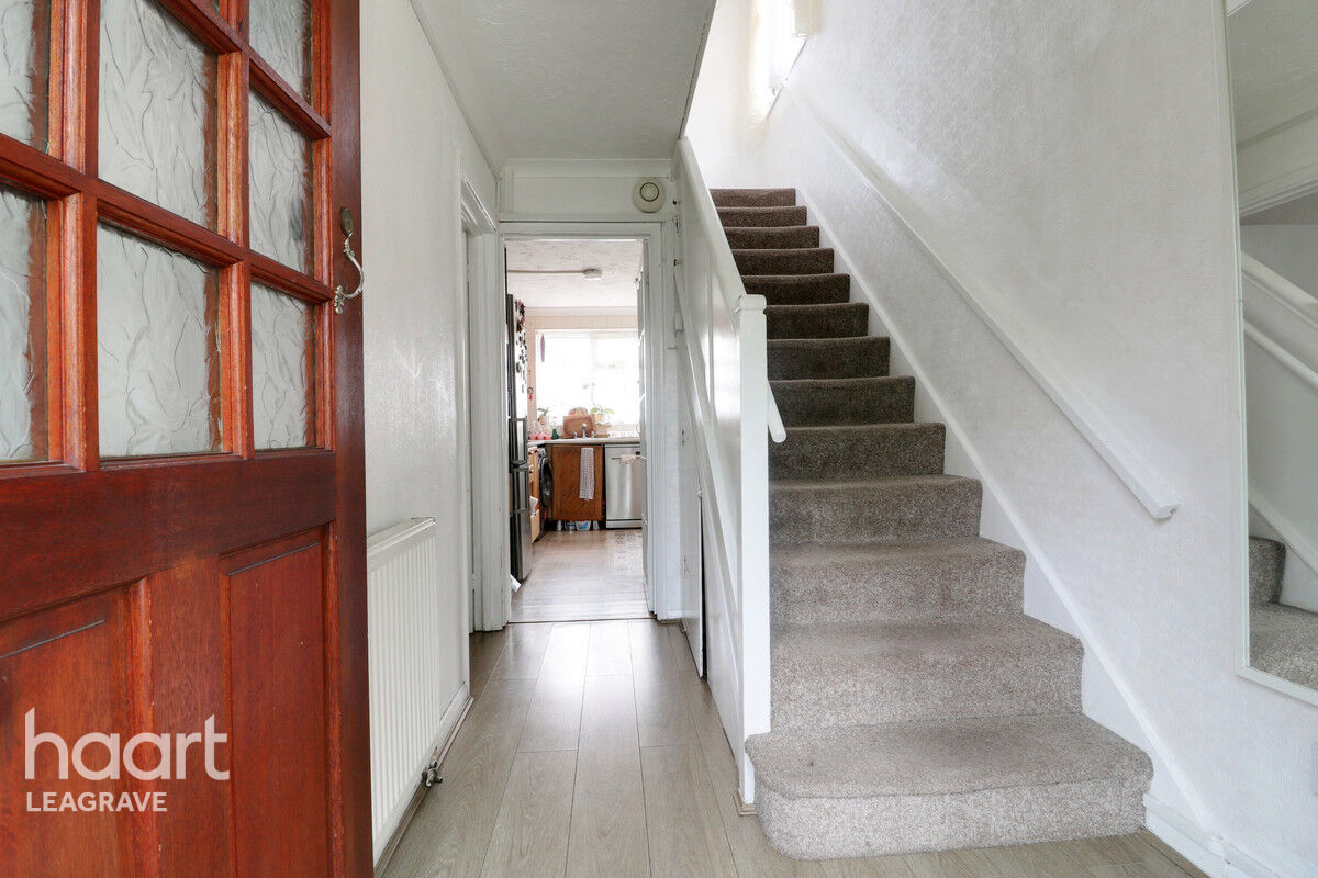 3 bedroom Semidetached house Grampian Way, Luton £325,000 haart