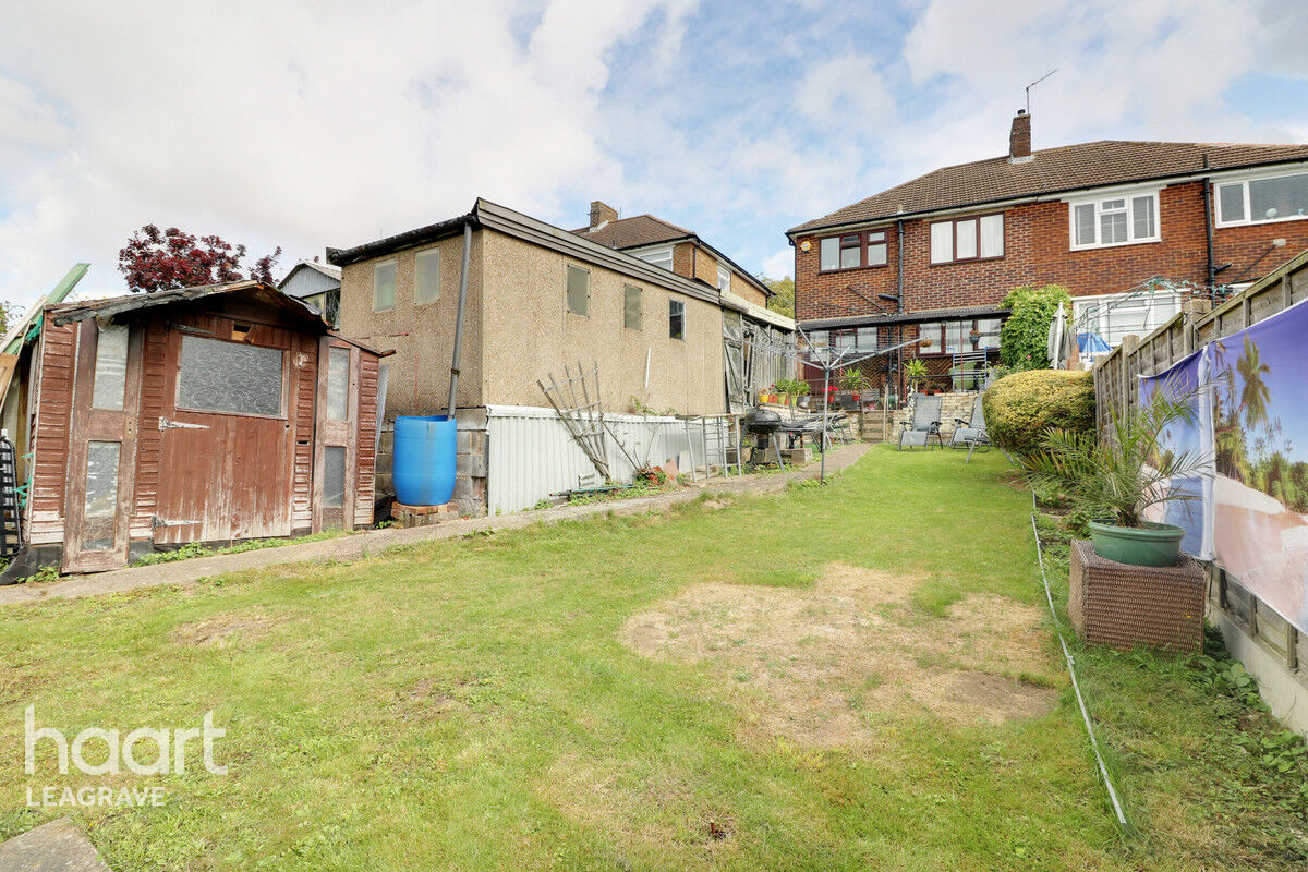 3 bedroom Semidetached house Grampian Way, Luton £325,000 haart