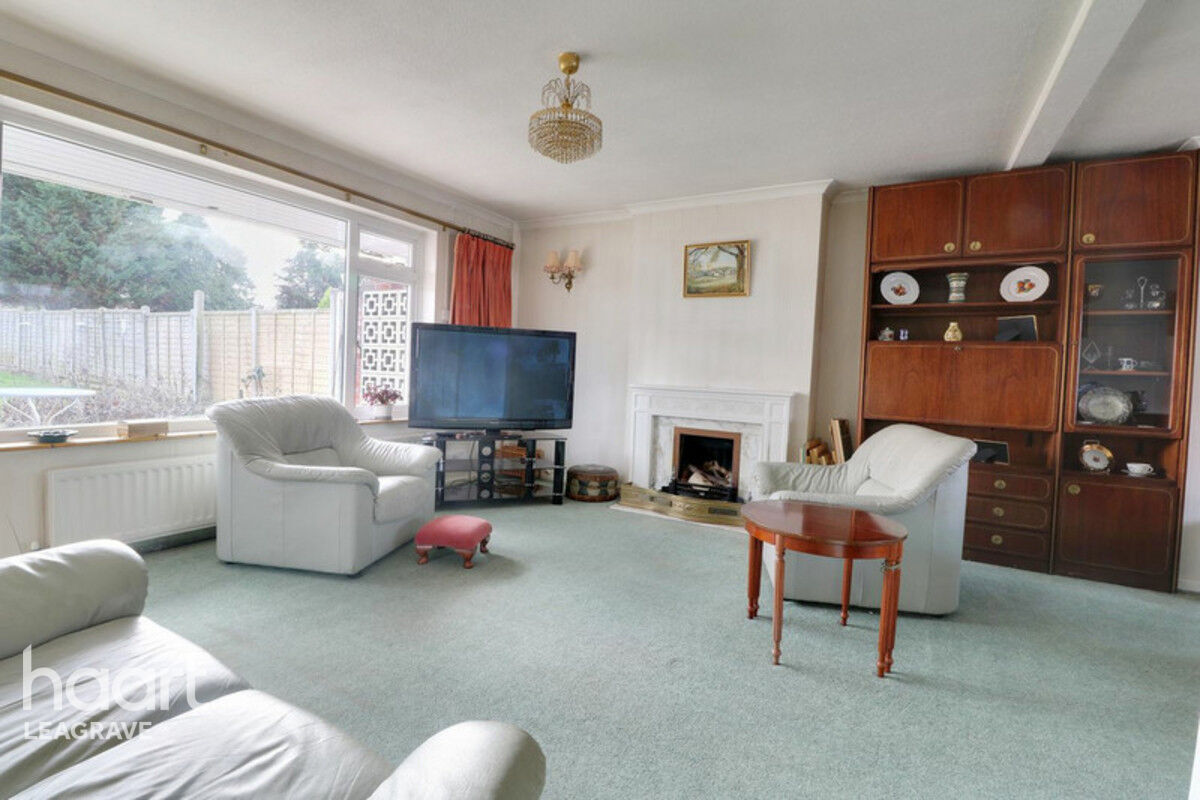 4 bedroom Detached bungalow Onslow Road, Luton £450,000 haart