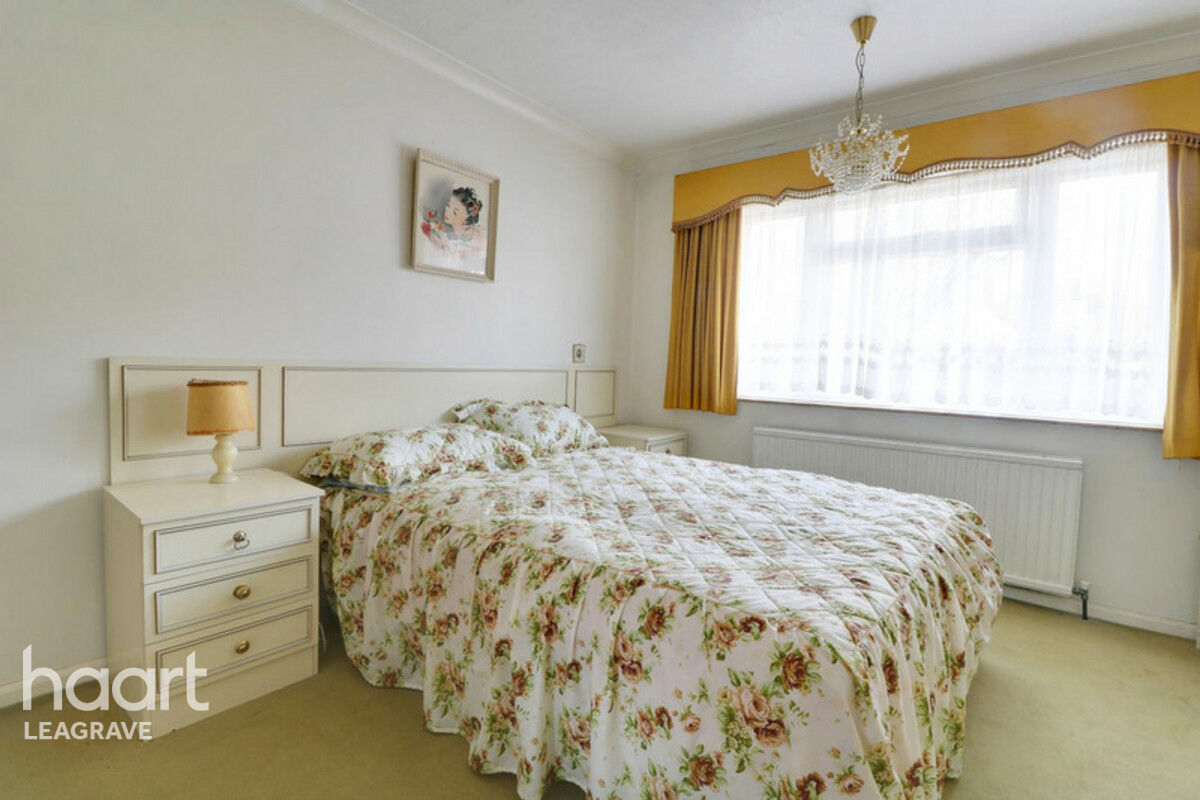 4 bedroom Detached bungalow Onslow Road, Luton £450,000 haart