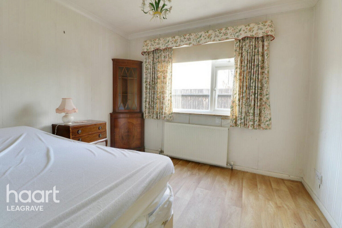 4 bedroom Detached bungalow Onslow Road, Luton £450,000 haart