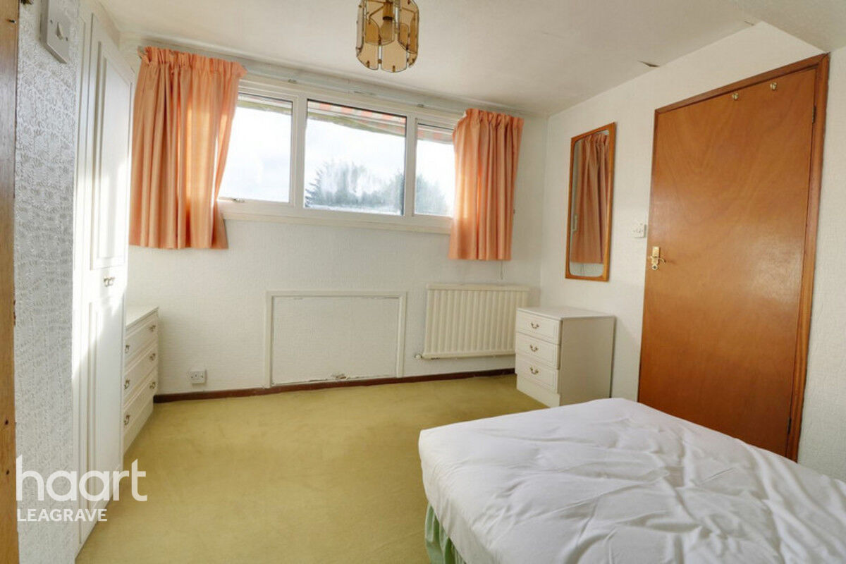 4 bedroom Detached bungalow Onslow Road, Luton £450,000 haart