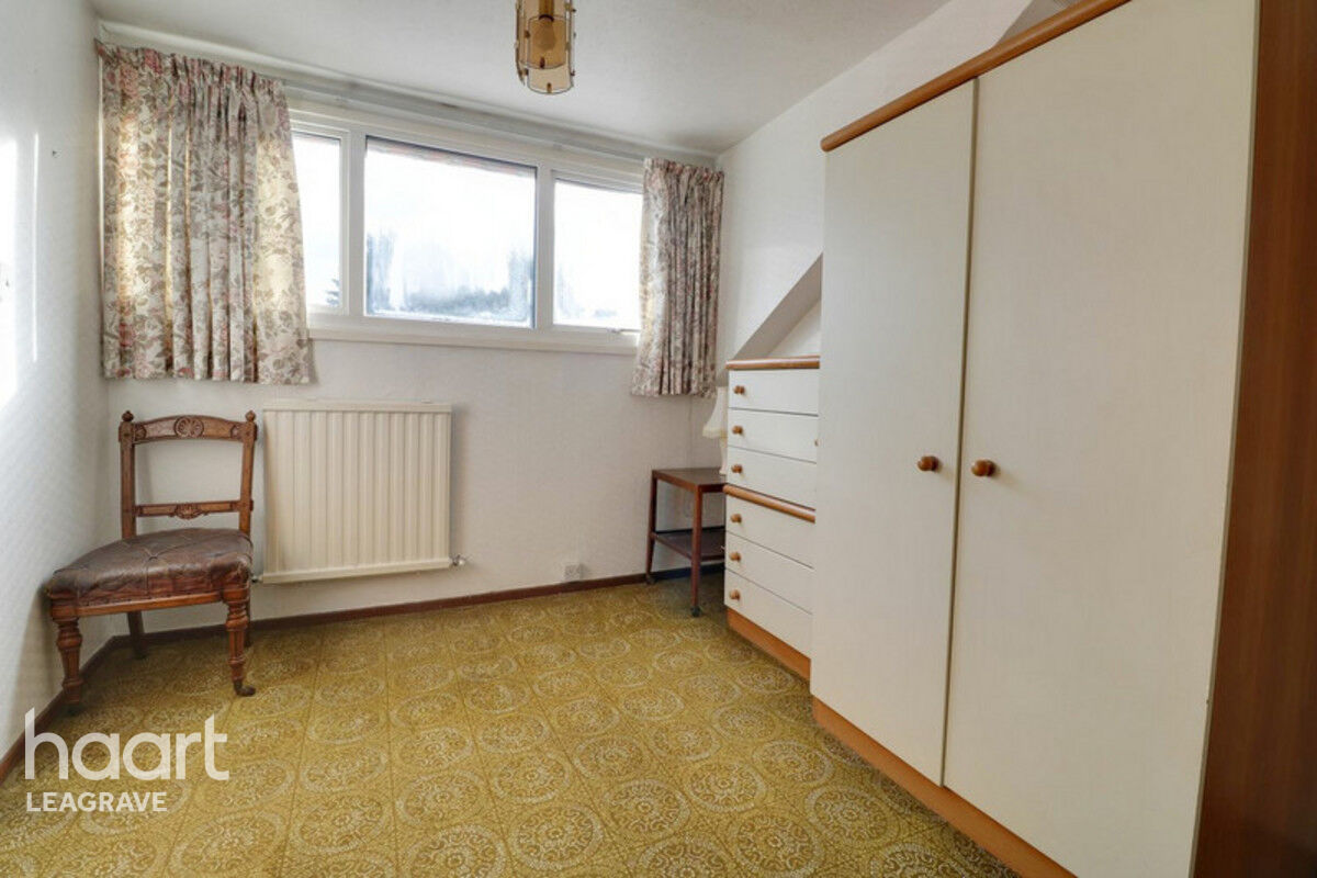 4 bedroom Detached bungalow Onslow Road, Luton £450,000 haart