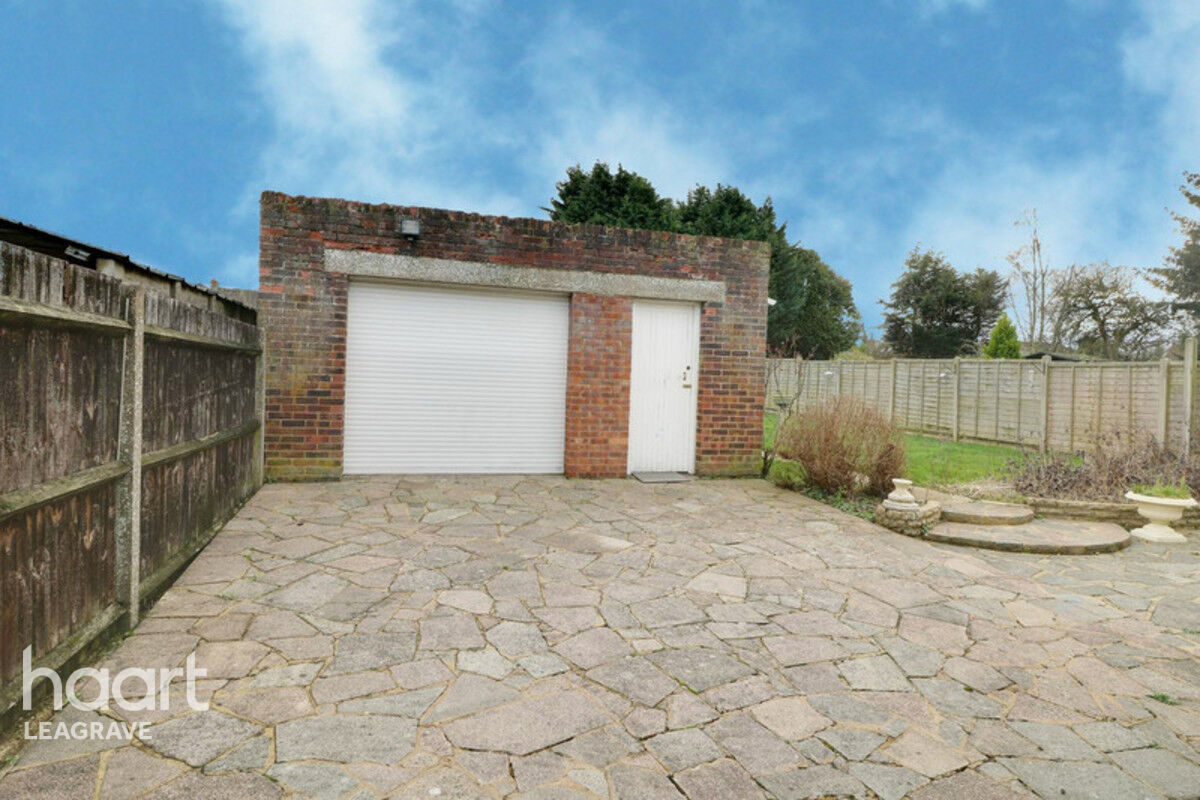 4 bedroom Detached bungalow Onslow Road, Luton £450,000 haart