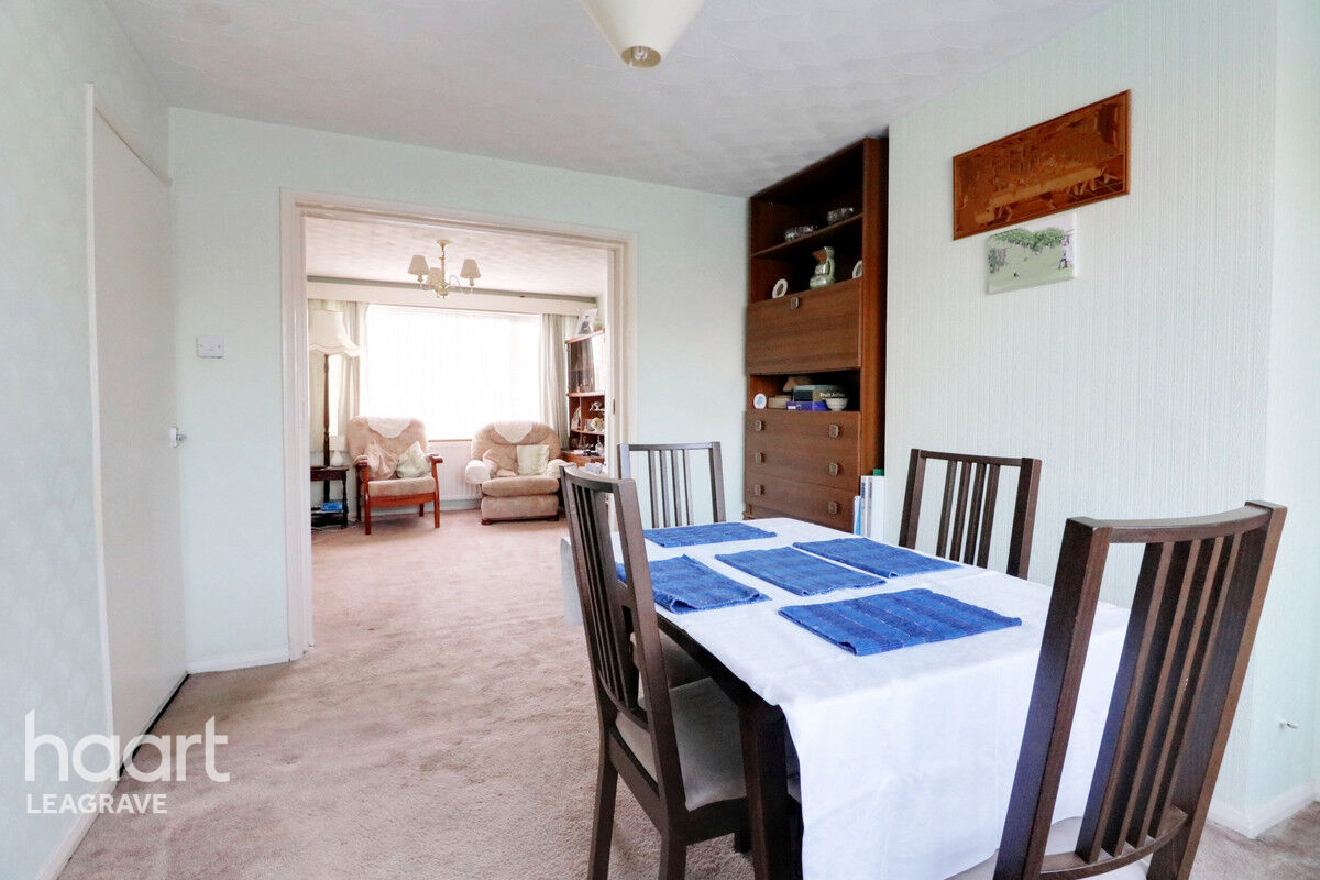 3 bedroom Semidetached house Alpine Way, Luton £325,000 haart