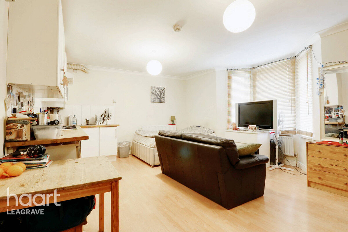 1 bedroom Block of Flats High Street, Luton £310,000 haart