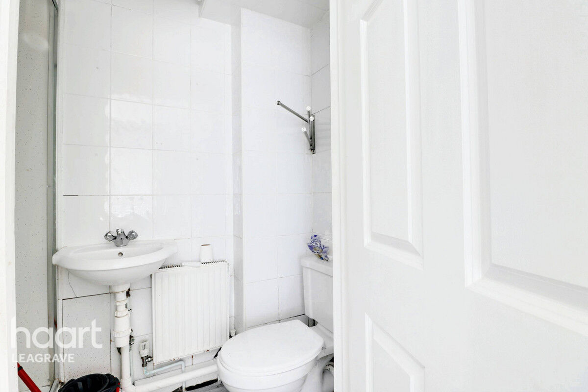 1 bedroom Block of Flats High Street, Luton £310,000 haart