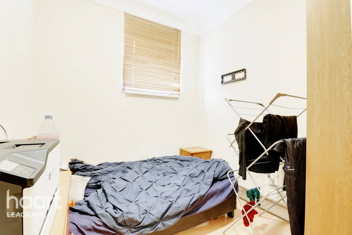 1 bedroom Block of Flats High Street, Luton £310,000 haart