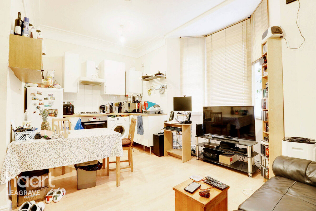 1 bedroom Block of Flats High Street, Luton £310,000 haart