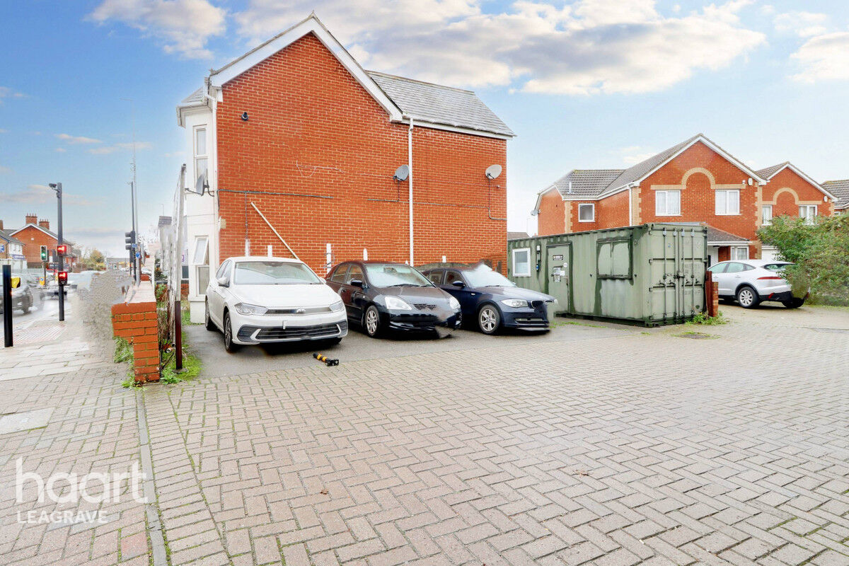 1 bedroom Block of Flats High Street, Luton £310,000 haart
