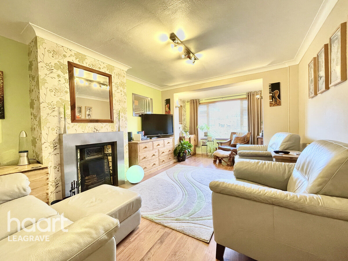 4 bedroom Semidetached house Epping Way, Luton £350,000 haart