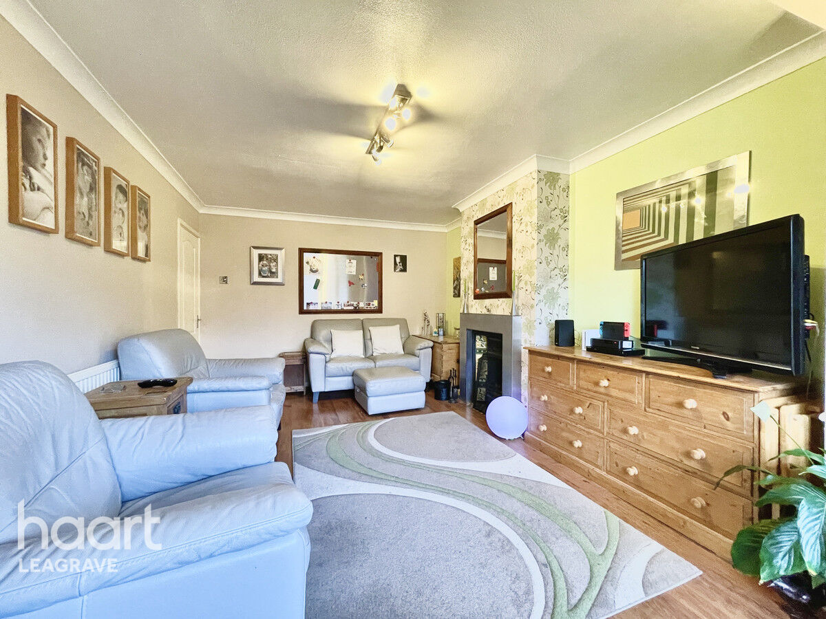 4 bedroom Semidetached house Epping Way, Luton £350,000 haart