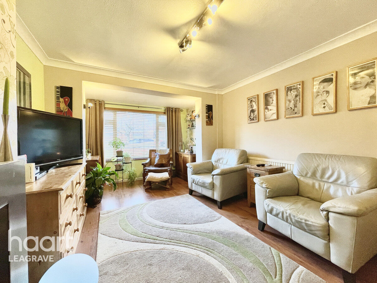 4 bedroom Semidetached house Epping Way, Luton £350,000 haart