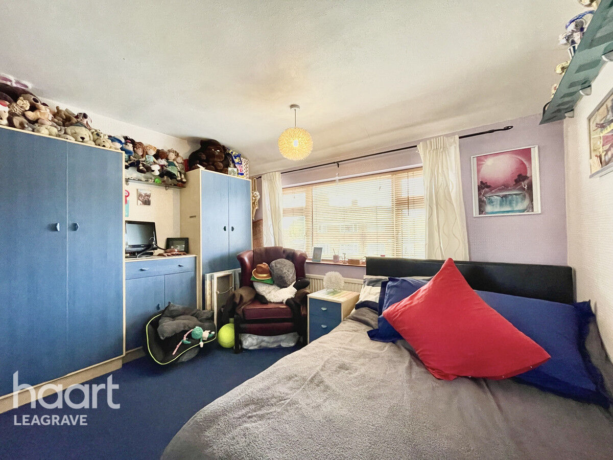 4 bedroom Semidetached house Epping Way, Luton £350,000 haart