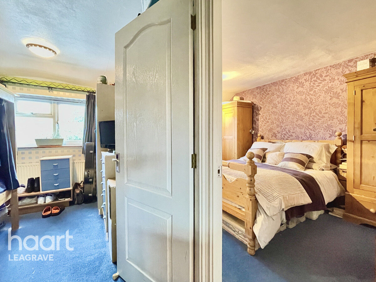 4 bedroom Semidetached house Epping Way, Luton £350,000 haart