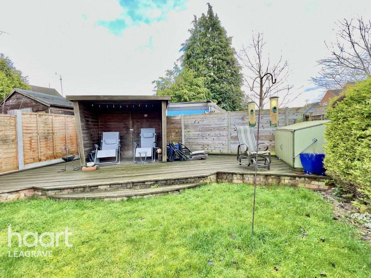 4 bedroom Semidetached house Epping Way, Luton £350,000 haart