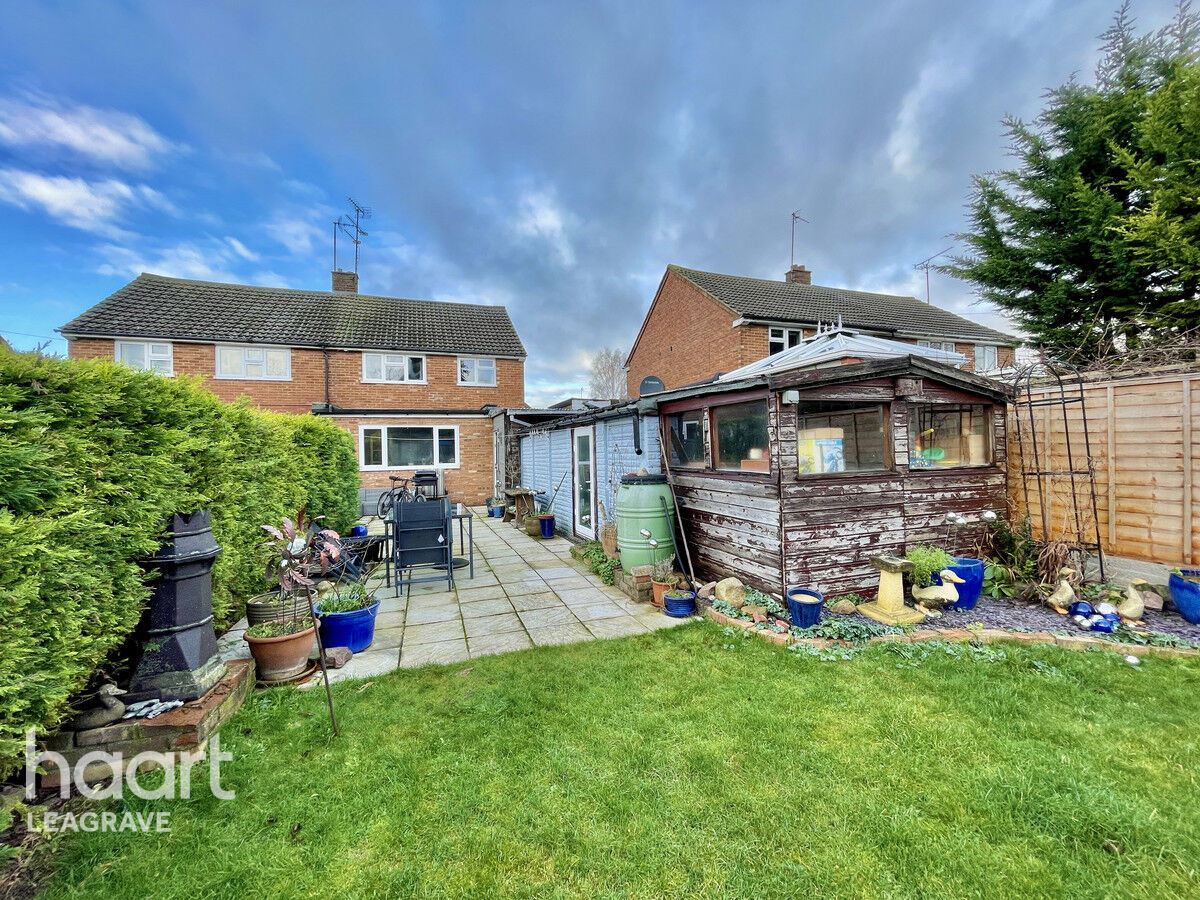 4 bedroom Semidetached house Epping Way, Luton £350,000 haart
