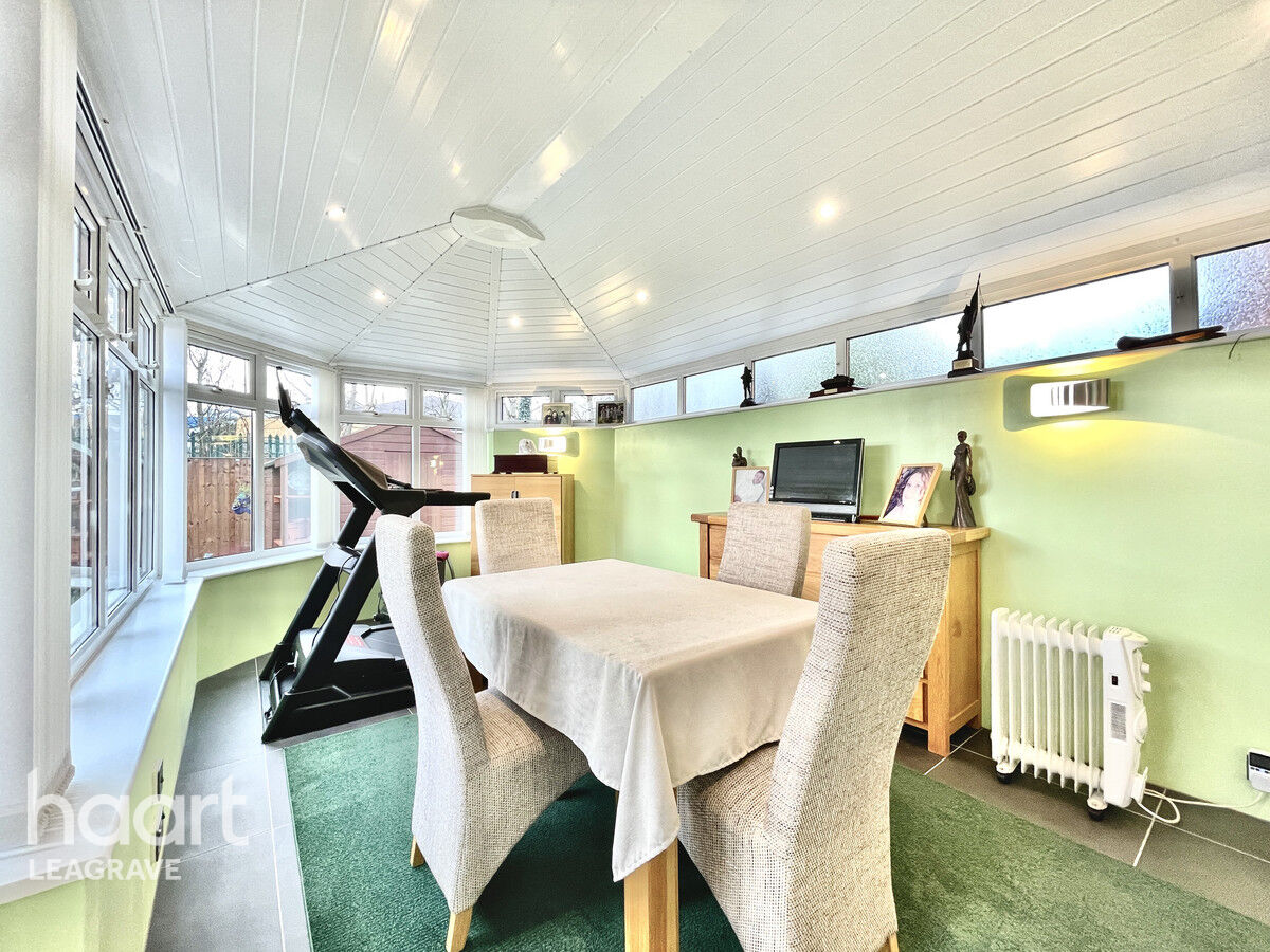 3 bedroom Semidetached house Benson Close, Luton £375,000 haart