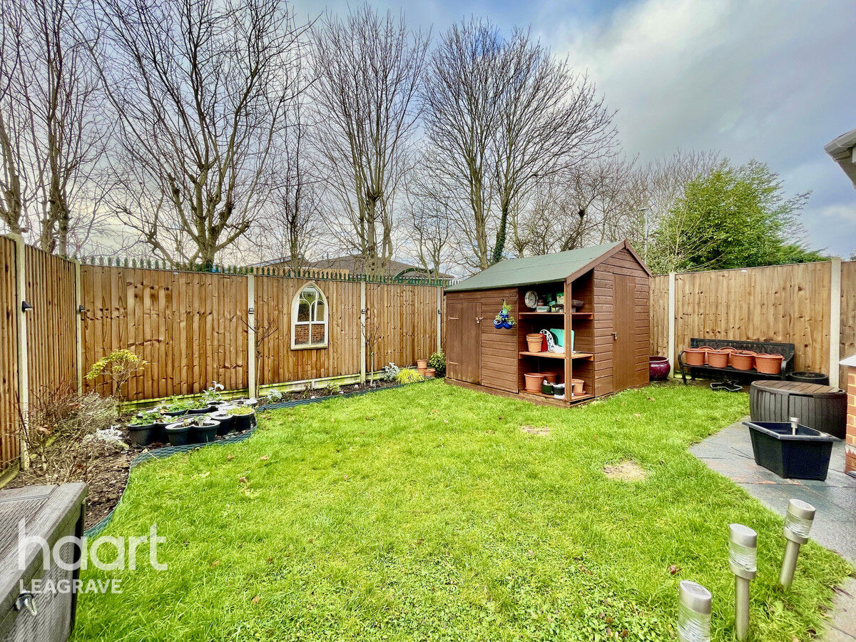 3 bedroom Semidetached house Benson Close, Luton £375,000 haart