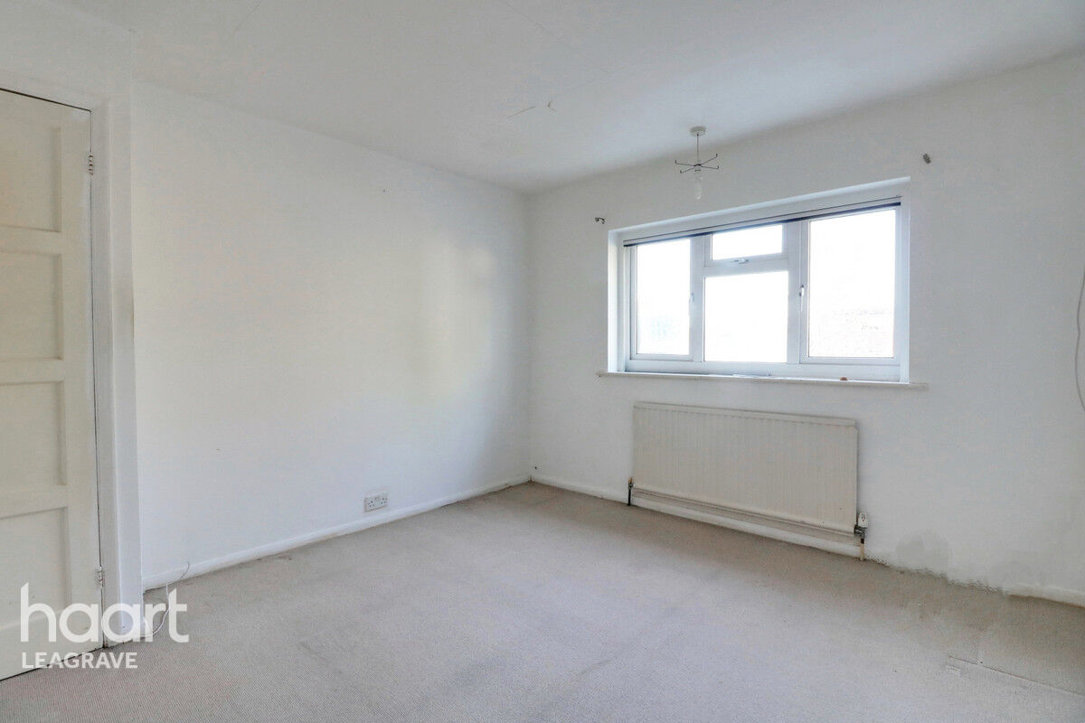 3 bedroom Semidetached house Stoneygate Road, Luton £325,000 haart