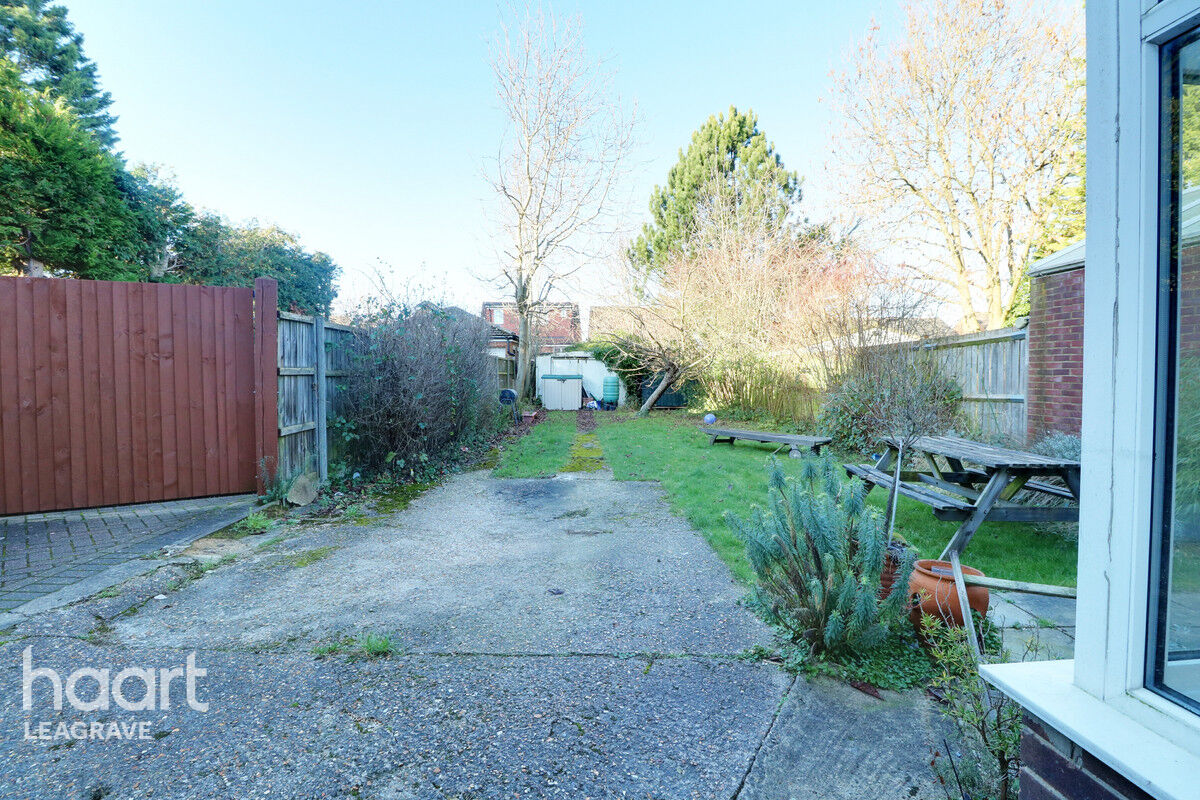 3 bedroom Semidetached house Stoneygate Road, Luton £325,000 haart