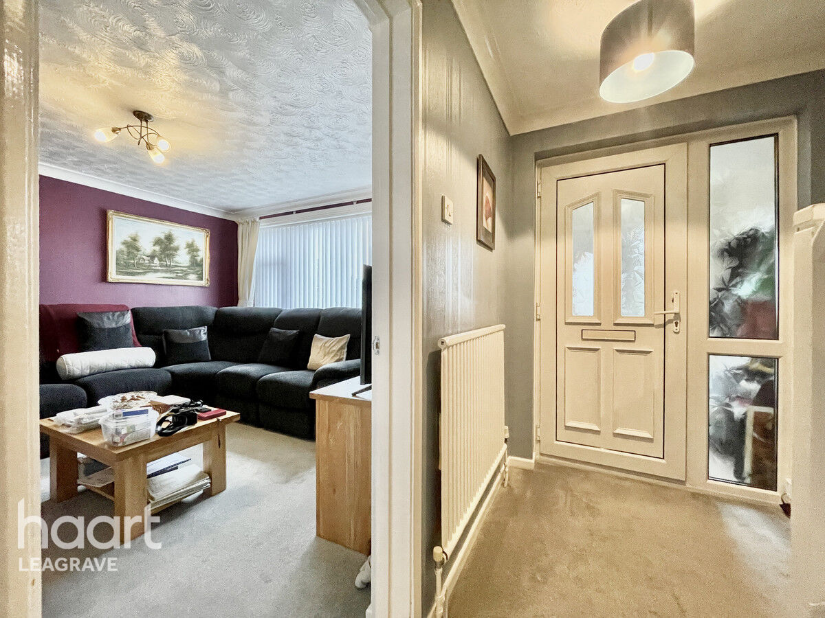 4 bedroom Semidetached house Alpine Way, Luton £375,000 haart