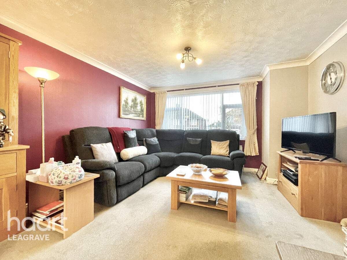 4 bedroom Semidetached house Alpine Way, Luton £375,000 haart