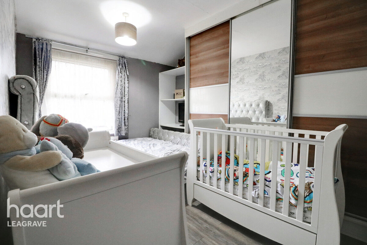 3 bedroom Terraced House Westmorland Avenue, Luton £325,000 haart