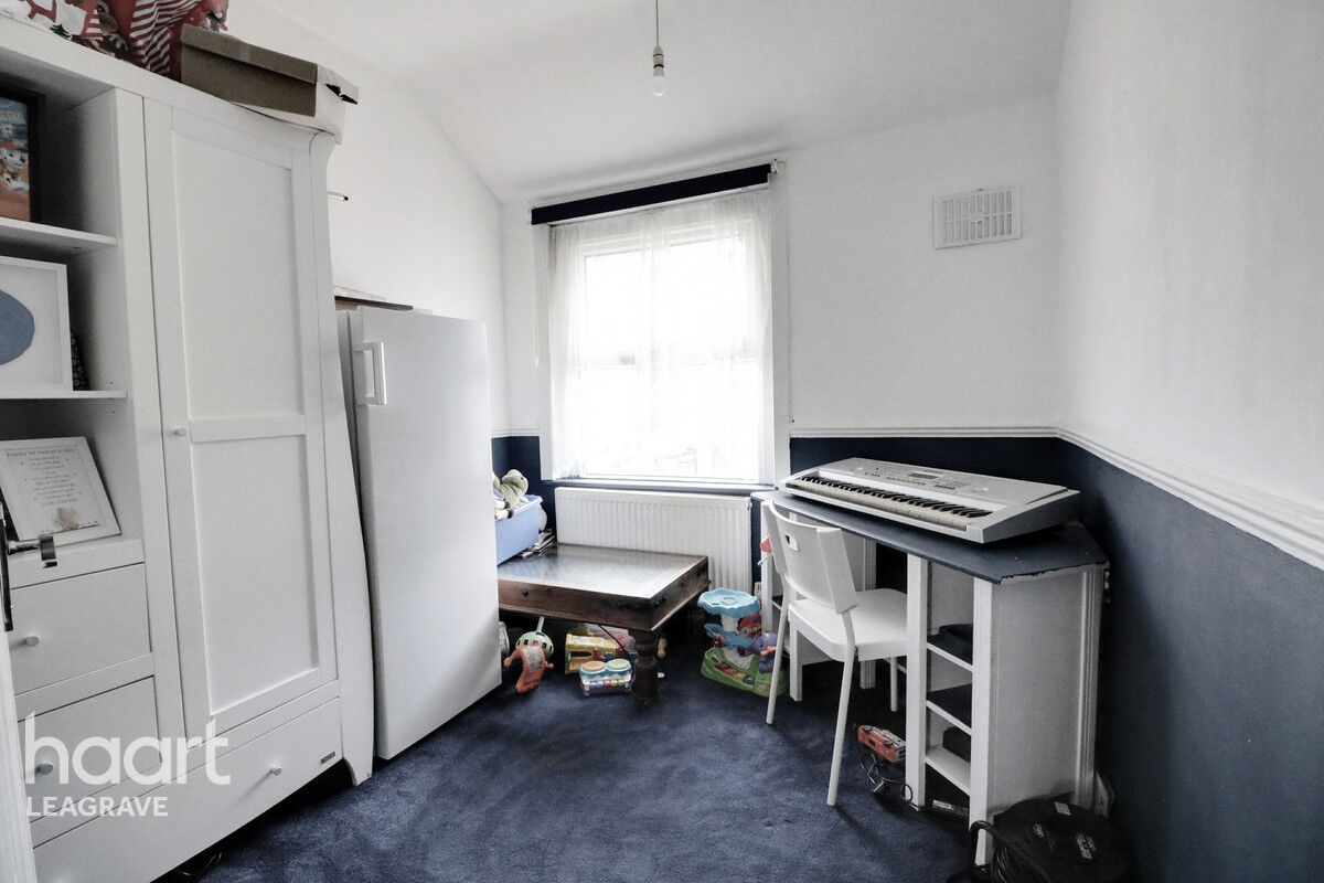 3 bedroom Terraced House Westmorland Avenue, Luton £325,000 haart