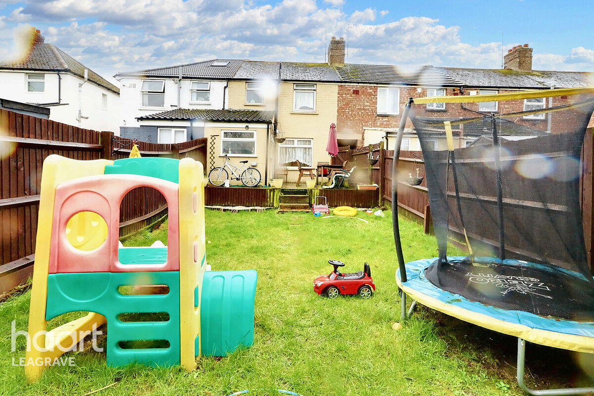 3 bedroom Terraced House Westmorland Avenue, Luton £325,000 haart