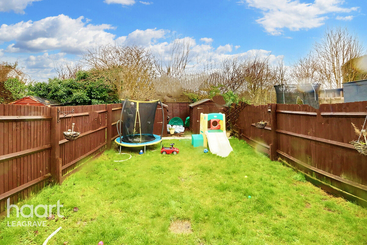 3 bedroom Terraced House Westmorland Avenue, Luton £325,000 haart