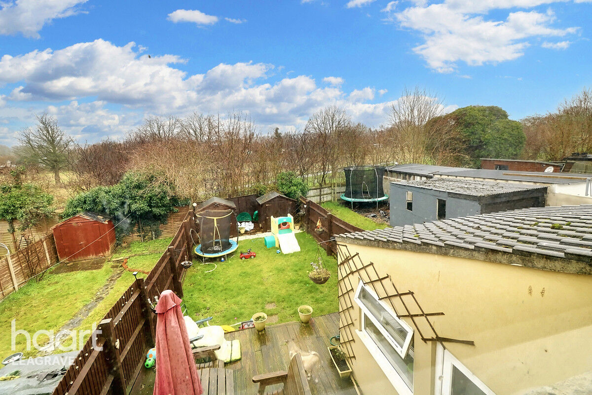 3 bedroom Terraced House Westmorland Avenue, Luton £325,000 haart